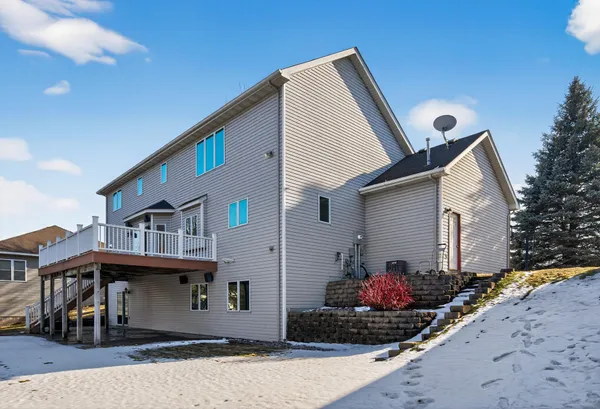 $549,900 | 7716 7th Street North, Oakdale, MN 55128