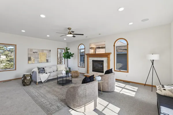 $549,900 | 7716 7th Street North, Oakdale, MN 55128