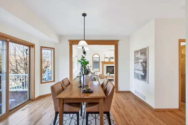 $549,900 | 7716 7th Street North, Oakdale, MN 55128