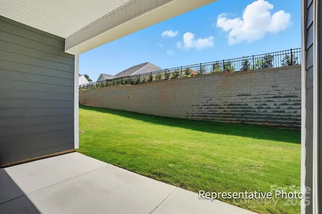 a view of a pathway both side of building