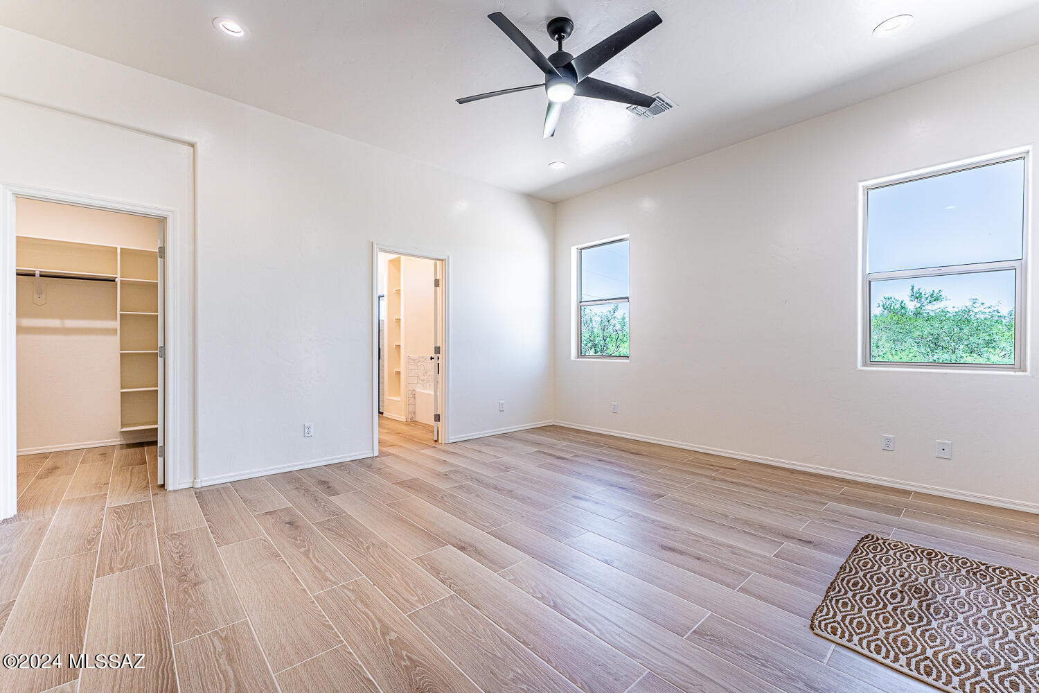 73 Avenida De Las Naciones Rio Rico, AZ 85648 - Photo 21 of 48 Main Suite/Natural Light