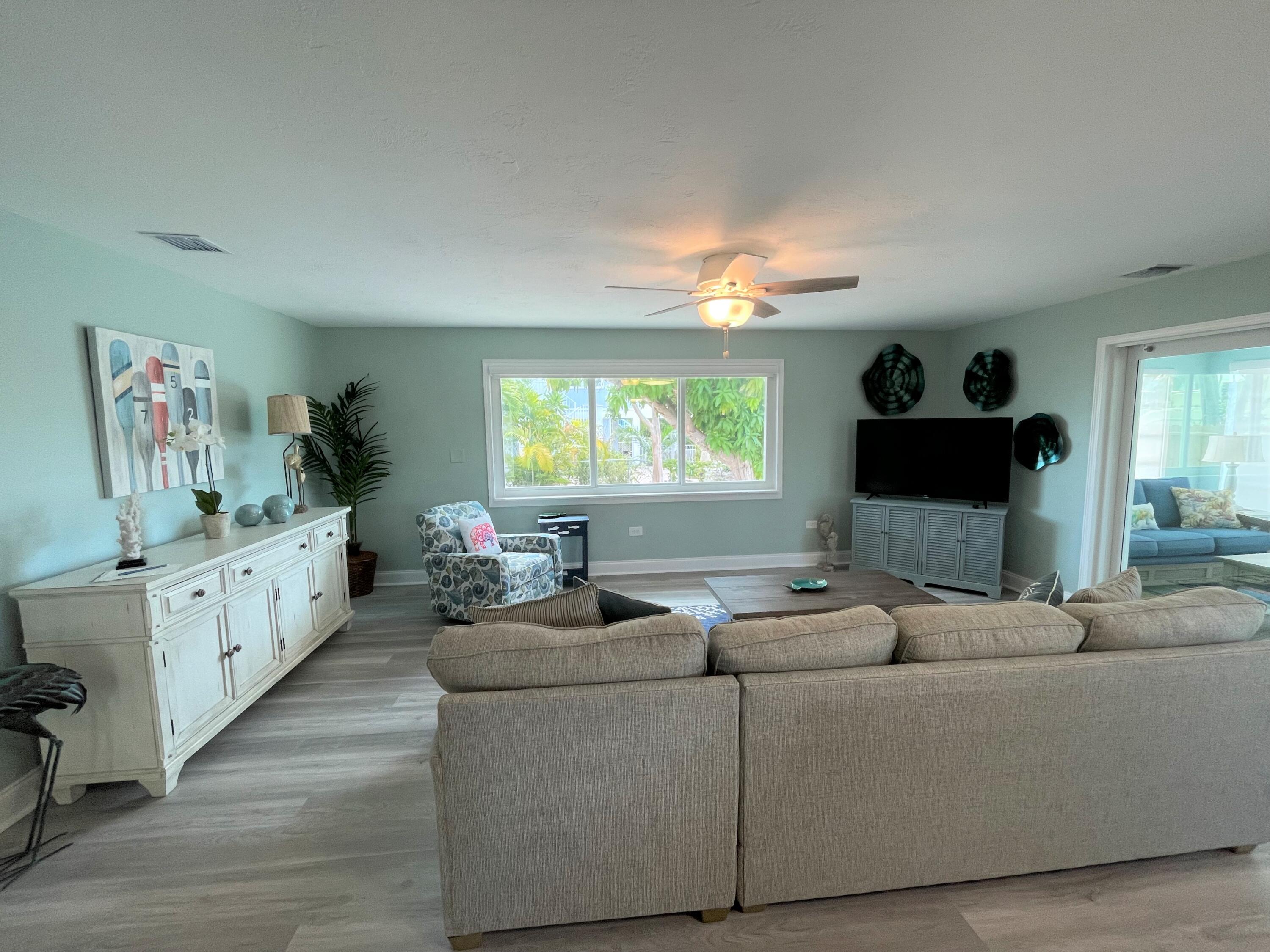 28554 Le Grand Road Summerland Key, FL 33042 - Photo 23 of 34 living room3