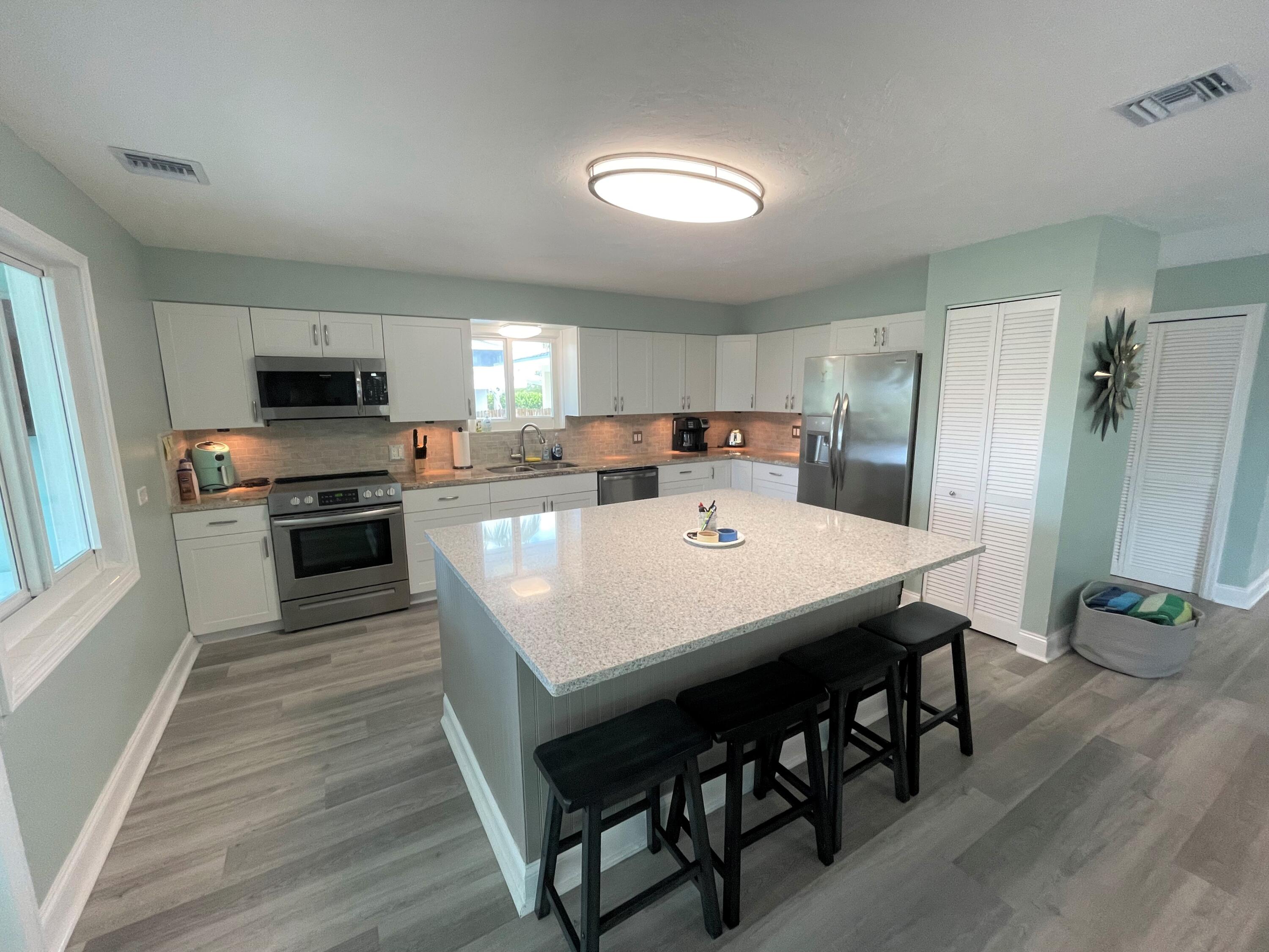 28554 Le Grand Road Summerland Key, FL 33042 - Photo 24 of 34 kitchen