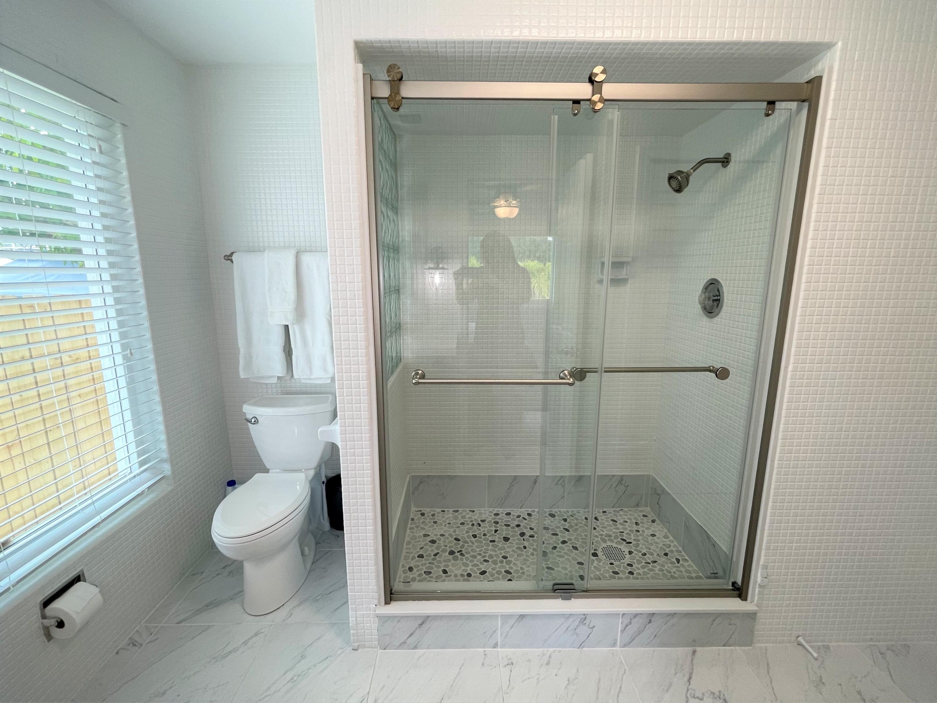 28554 Le Grand Road Summerland Key, FL 33042 - Photo 32 of 34 hall bathroom2