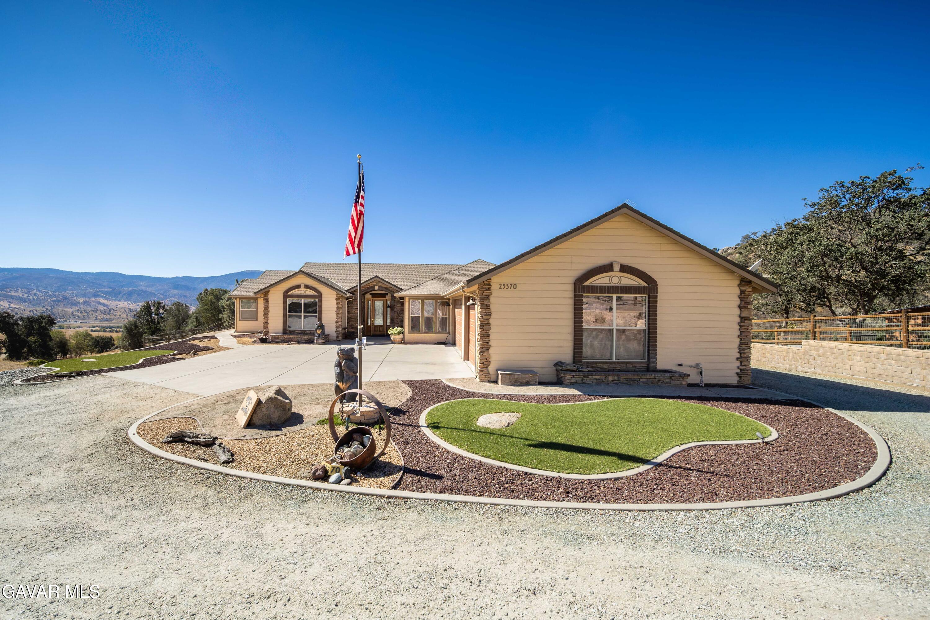 25370 Bear Valley Road Tehachapi, CA 93561 - Photo 4 of 65 25370 Bear Valley Rd Tehachapi-2