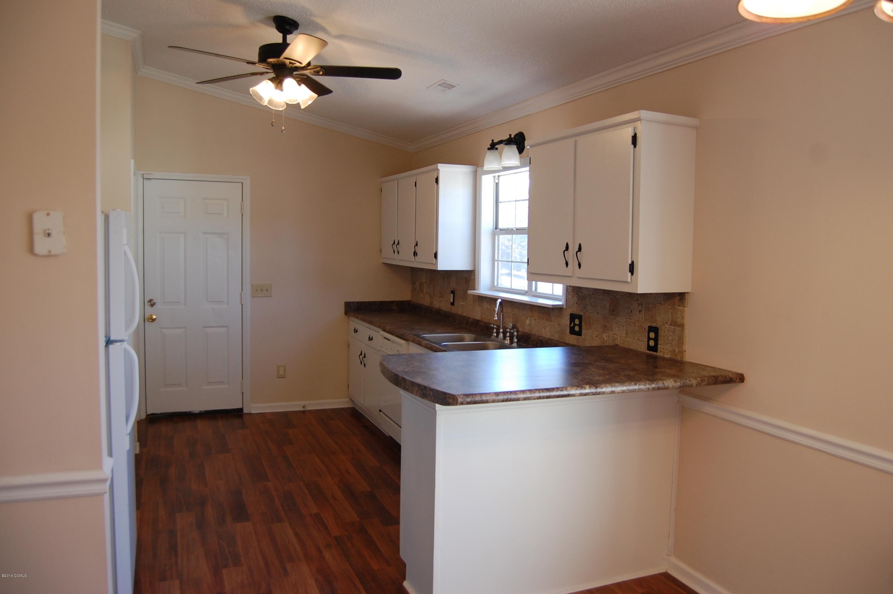 561 Sand Ridge Road Hubert, NC 28539 - Photo 5 of 14 Kitchen