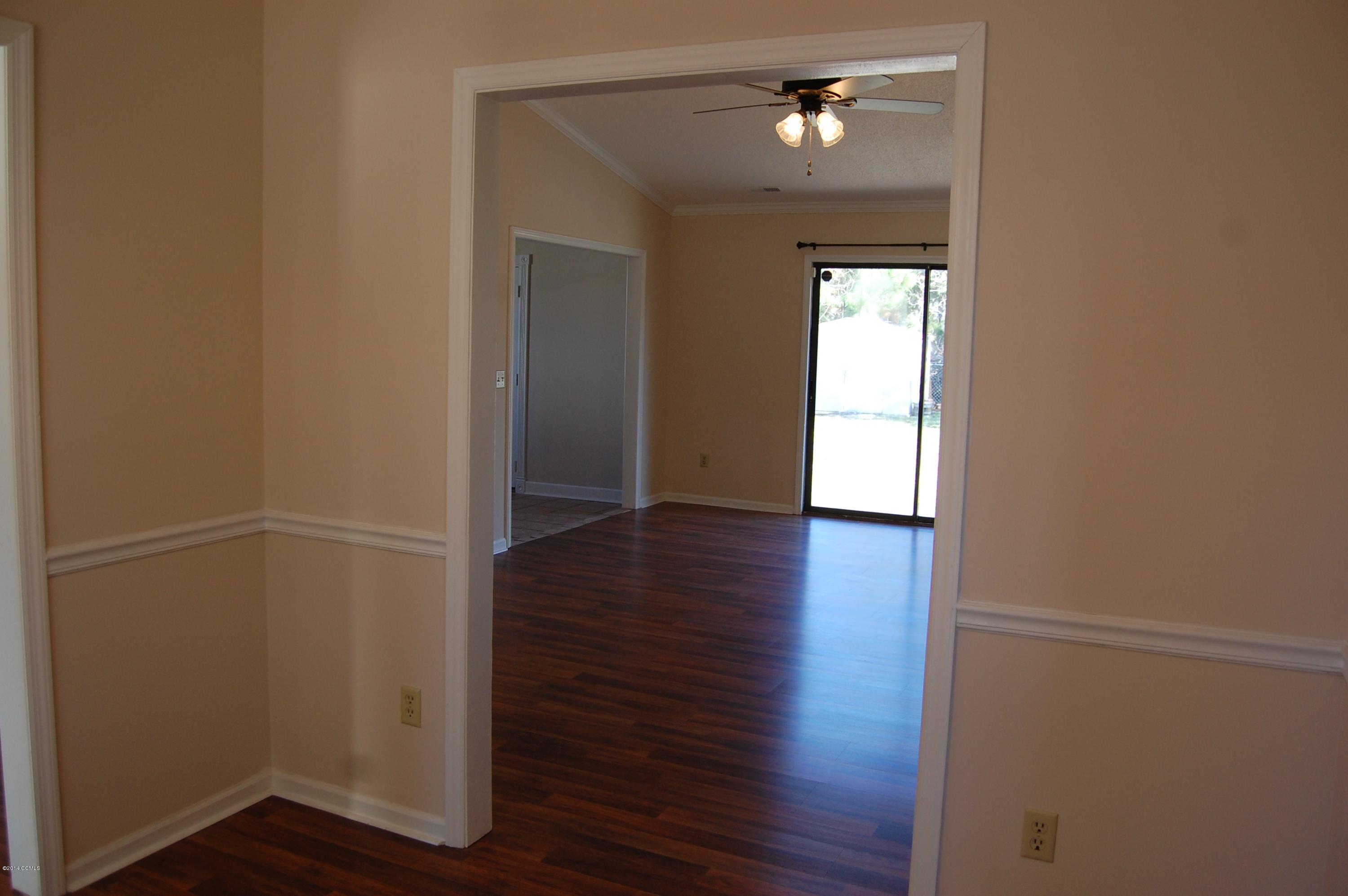 561 Sand Ridge Road Hubert, NC 28539 - Photo 8 of 14 DR view of Great Rm