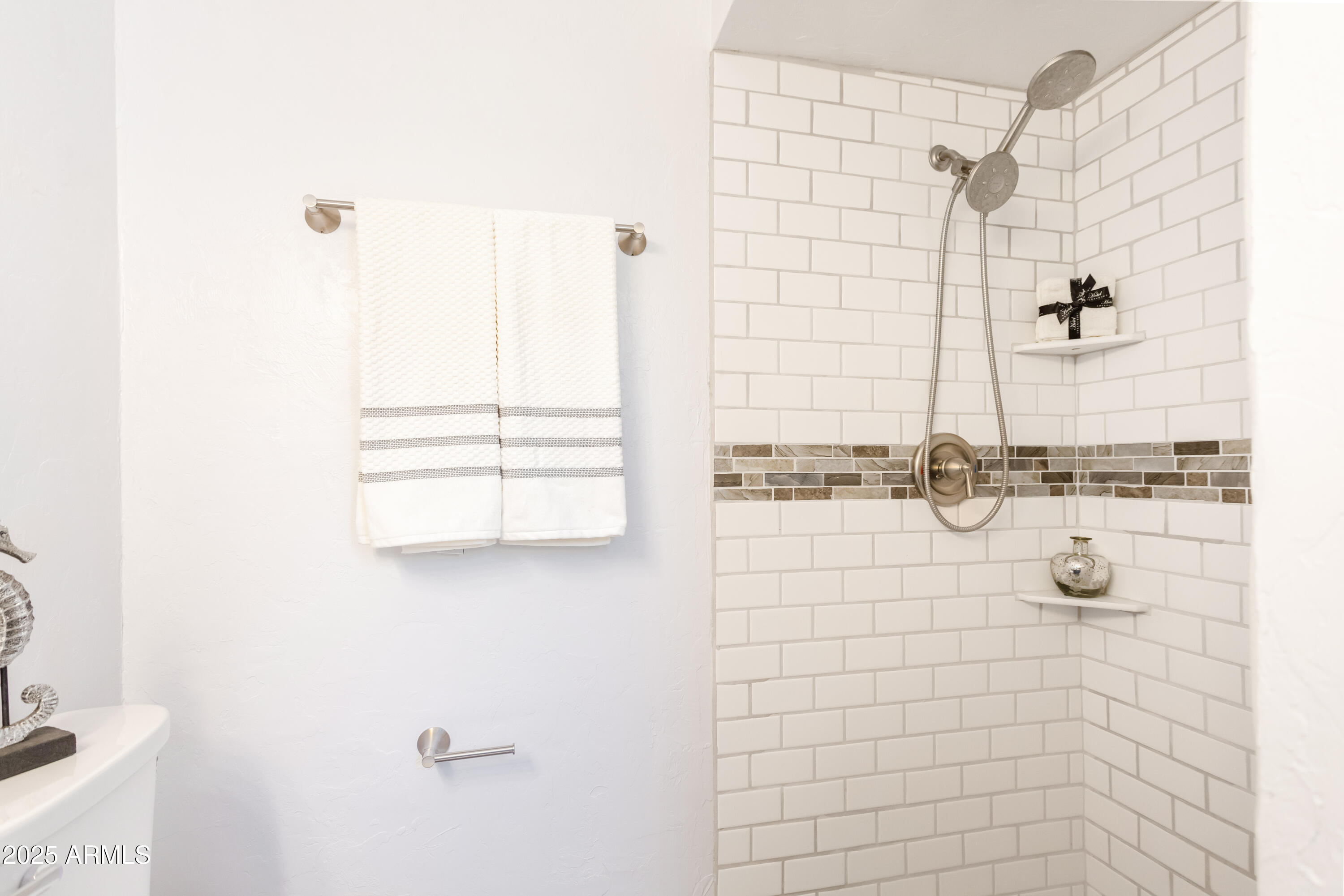 1206 Suffolk Road Sierra Vista, AZ 85635 - Photo 27 of 38 Master Bath