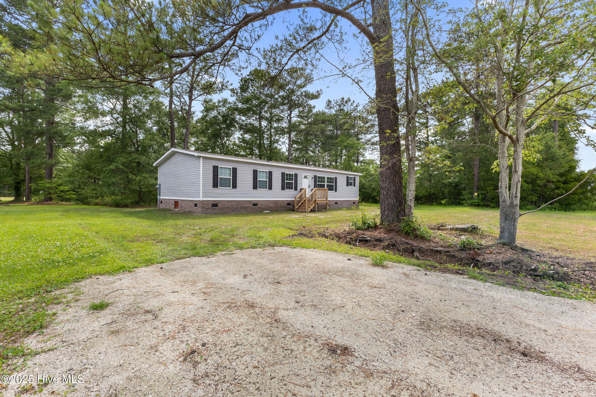 311 Swinson Road Maple Hill, NC 28454 - Photo 2 of 27 501A5991