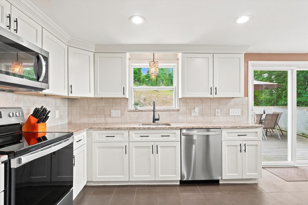 15 Burdett Road Lynn, MA 01904 - Photo 7 of 40