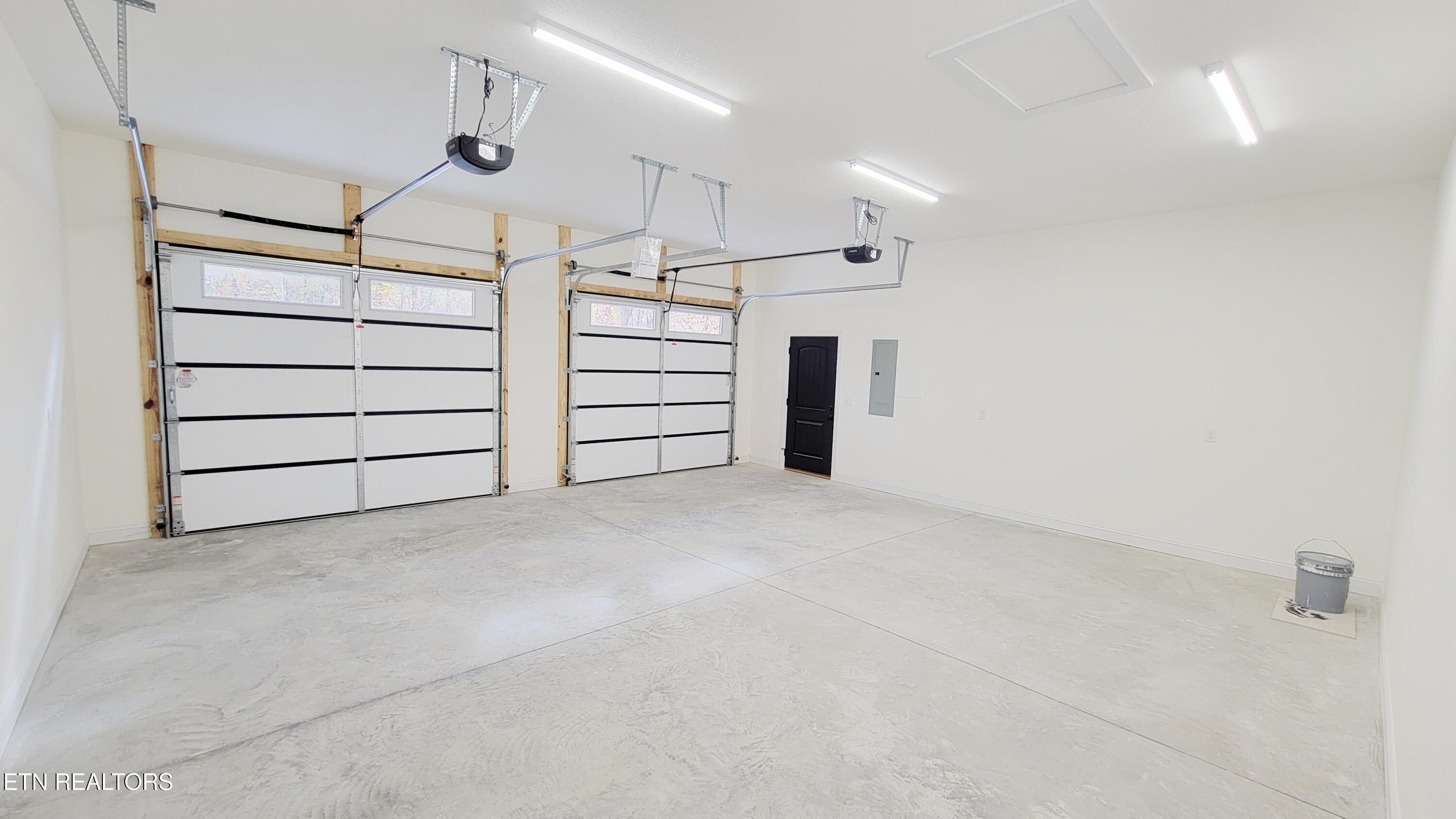 236 Meadowood Road Newport, TN 37821 - Photo 38 of 42 GARAGE