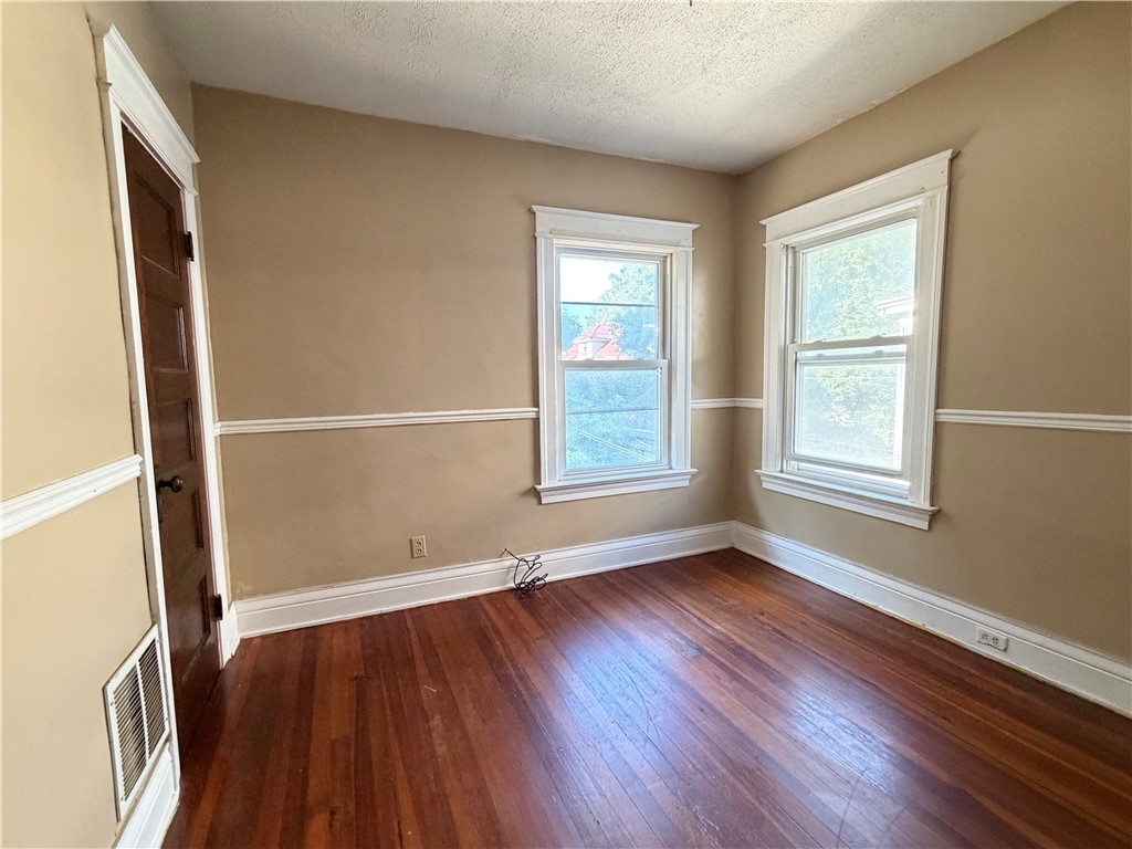 220 Electric Avenue Rochester, NY 14613 - Photo 17 of 23