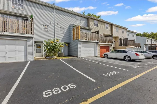 $167,900 | 6608 East 128th Street, Grandview, MO 64030