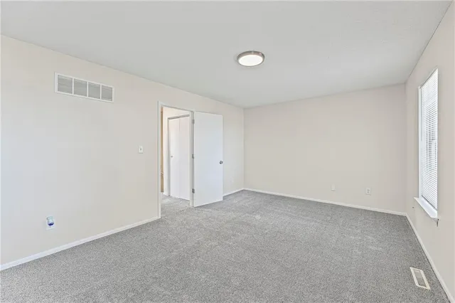 $167,900 | 6608 East 128th Street, Grandview, MO 64030