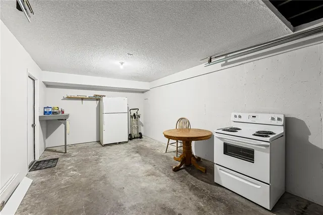 $167,900 | 6608 East 128th Street, Grandview, MO 64030