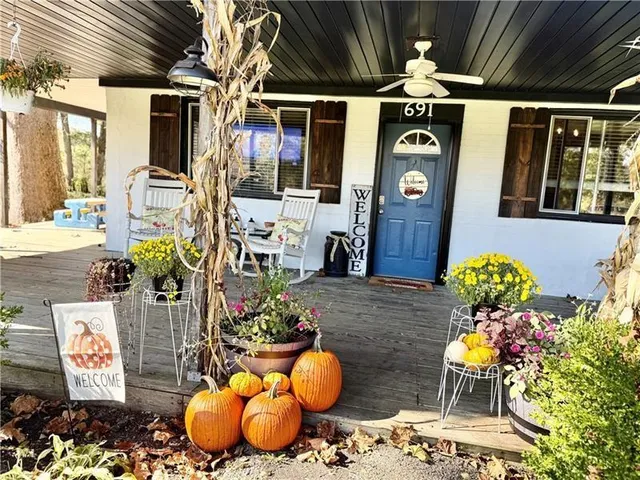 $159,900 | 691 Cottage Grove, New Castle, PA 16105