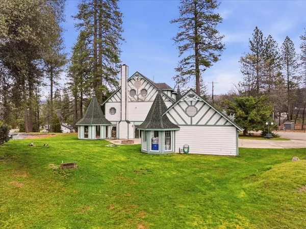 $499,900 | 38076 Pine Meadow Lane, Oakhurst, CA 93644