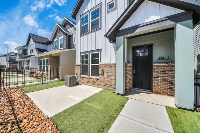 $2,539 | 5300 Berkeley Knl Circle, Unit 203, Richmond, TX 77407