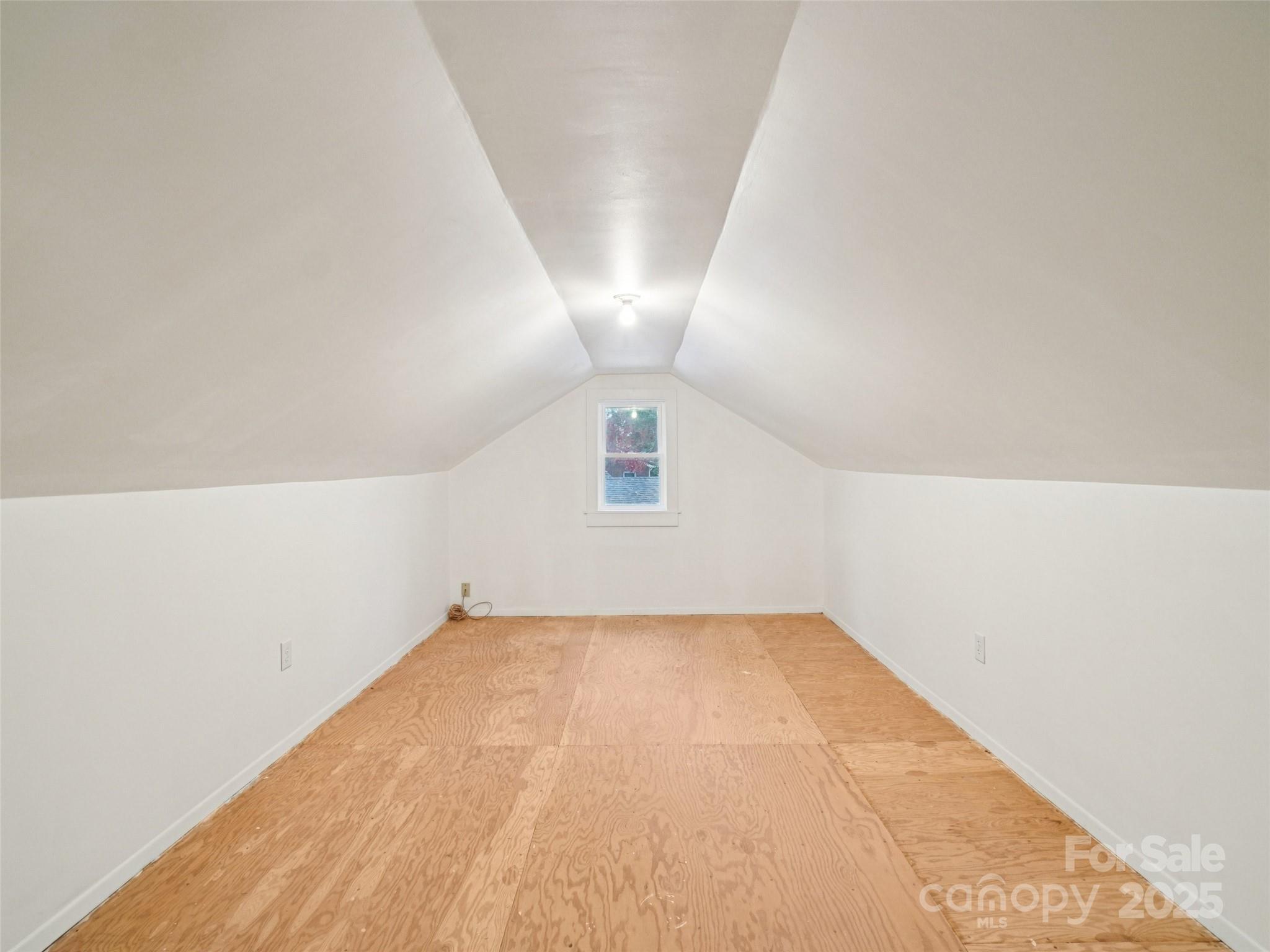 34 Parkview Drive Brevard, NC 28712 - Photo 24 of 38 an empty room with windows