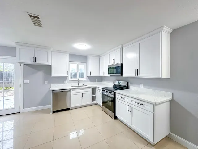 $369,900 | 5276 Aspen Way, Olivehurst, CA 95961