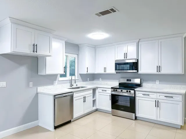 $369,900 | 5276 Aspen Way, Olivehurst, CA 95961