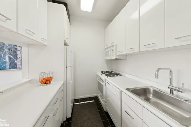 $1,250,000 | 2373 Broadway, Unit 1610 | Upper West Side