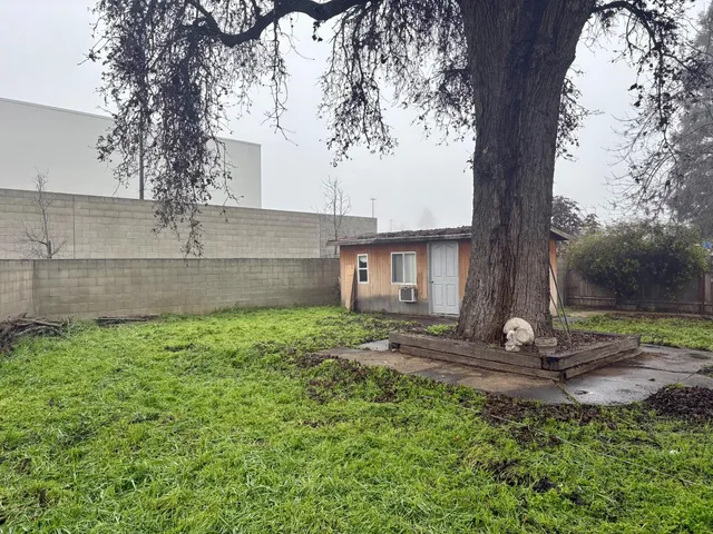$337,000 | 1900 East College Avenue, Visalia, CA 93292