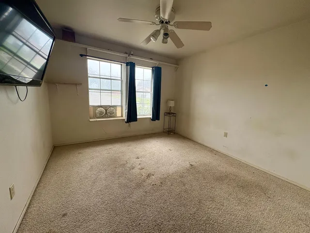 $337,000 | 1900 East College Avenue, Visalia, CA 93292