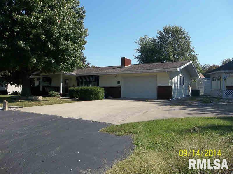 1072 Crystal Road West Frankfort, IL 62896 - Photo 2 of 26 Gallery Image 2