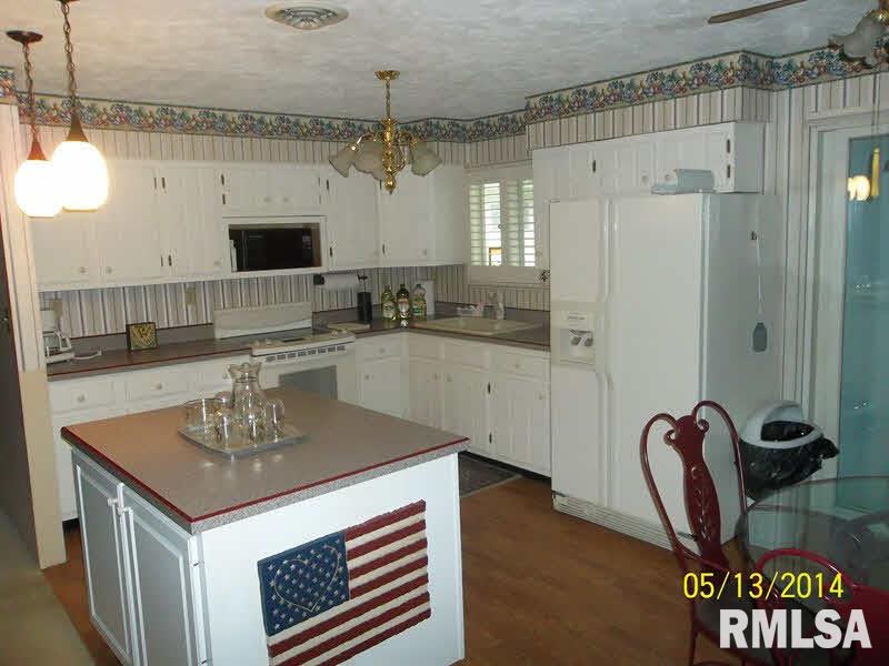 1072 Crystal Road West Frankfort, IL 62896 - Photo 12 of 26 Gallery Image 12