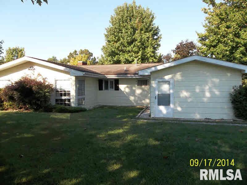 1072 Crystal Road West Frankfort, IL 62896 - Photo 3 of 26 Gallery Image 3
