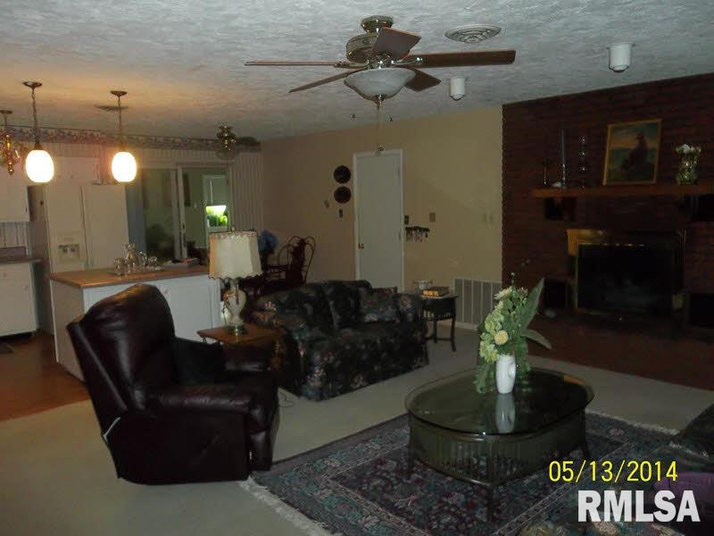 1072 Crystal Road West Frankfort, IL 62896 - Photo 8 of 26 Gallery Image 8