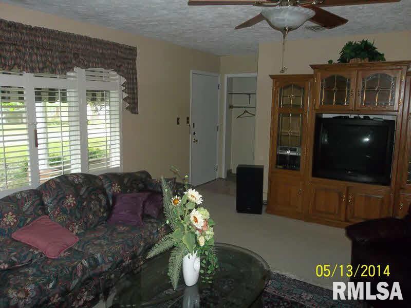 1072 Crystal Road West Frankfort, IL 62896 - Photo 10 of 26 Gallery Image 10