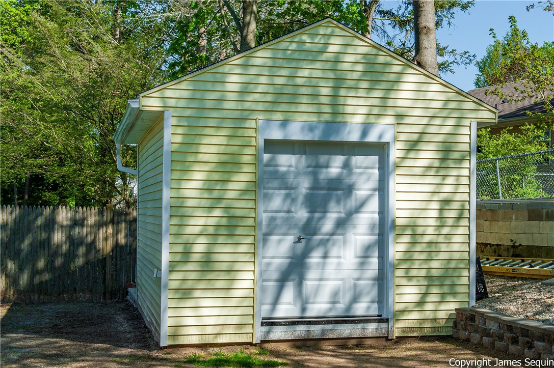 9 Continental Road Smithfield, RI 02828 - Photo 4 of 21