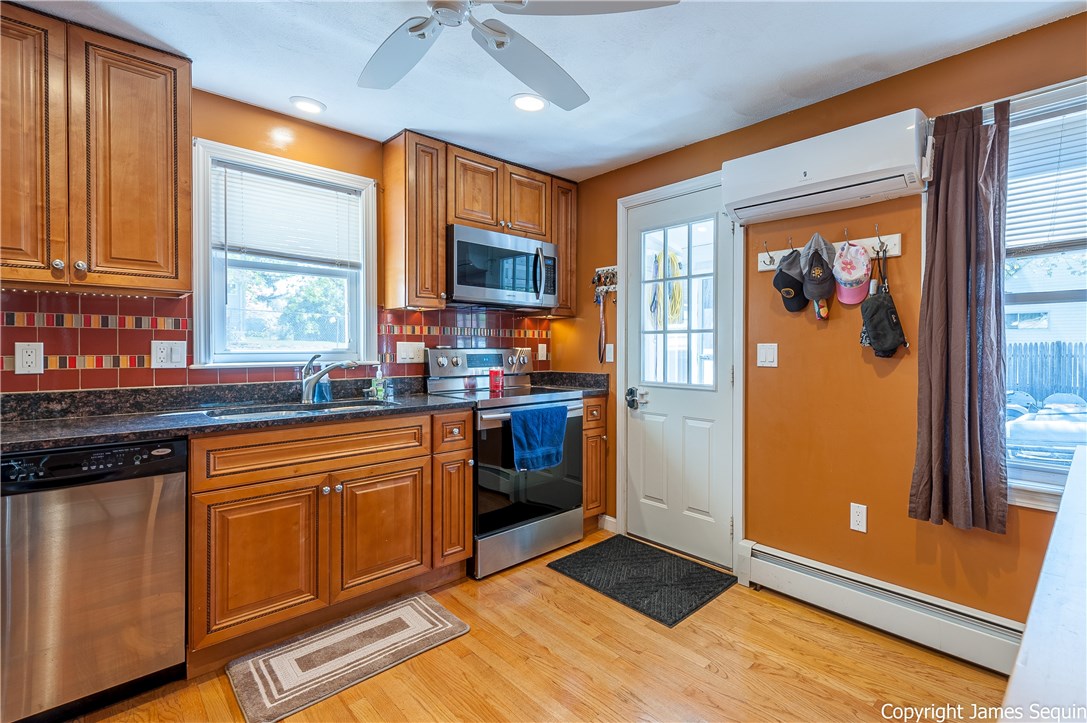 9 Continental Road Smithfield, RI 02828 - Photo 6 of 21