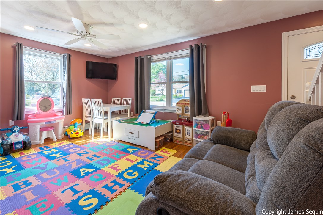 9 Continental Road Smithfield, RI 02828 - Photo 8 of 21