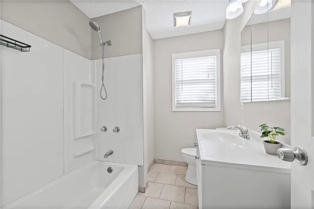 $194,500 | 303 West Marcia Avenue, Independence, MO 64050