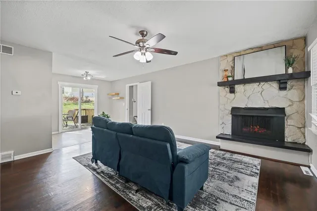 $194,500 | 303 West Marcia Avenue, Independence, MO 64050