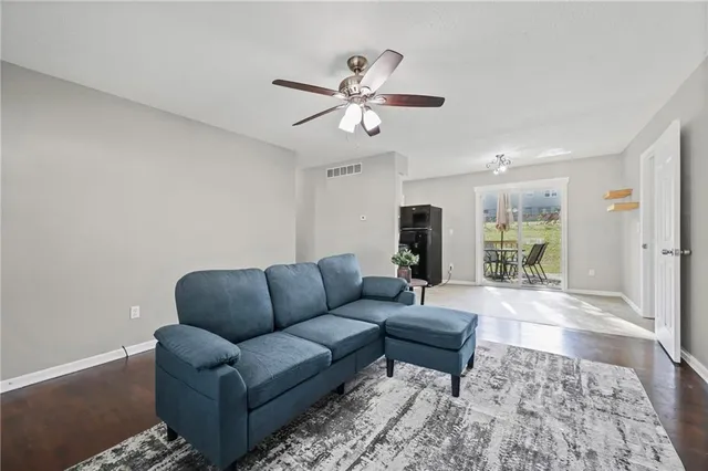 $194,500 | 303 West Marcia Avenue, Independence, MO 64050