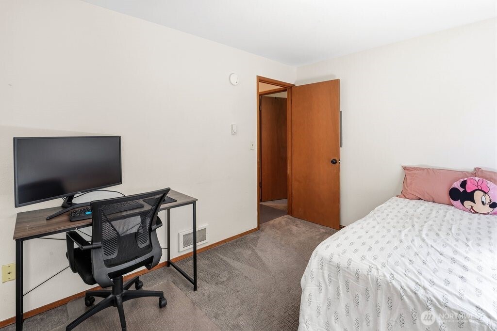 18910 Bothell Everett Highway, Unit D4 Bothell, WA 98012 - Photo 14 of 20