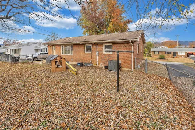 $240,000 | 5708 Sierra Drive, Roanoke, VA 24012