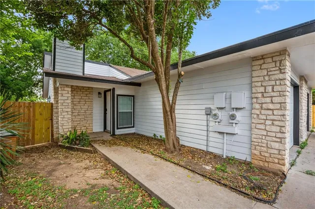 $1,395 | 5011 Cape Verde Cove, Unit B, Austin, TX 78744