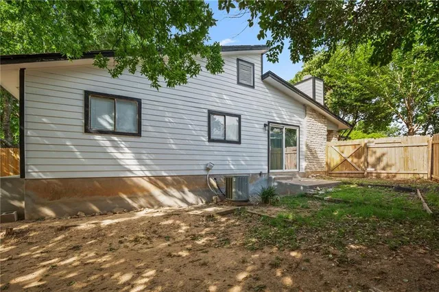 $1,395 | 5011 Cape Verde Cove, Unit B, Austin, TX 78744