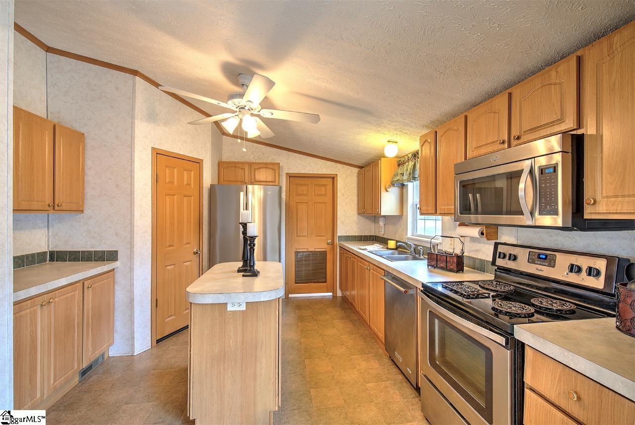 3687 Pennington Road Greer, SC 29651 - Photo 12 of 35