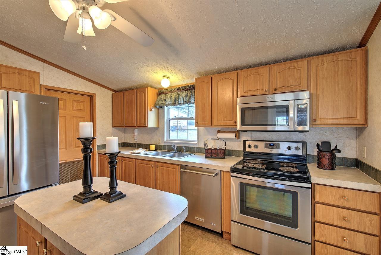 3687 Pennington Road Greer, SC 29651 - Photo 15 of 35