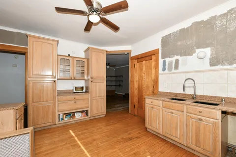 $199,900 | 2316 North Grant Boulevard, Milwaukee, WI 53210