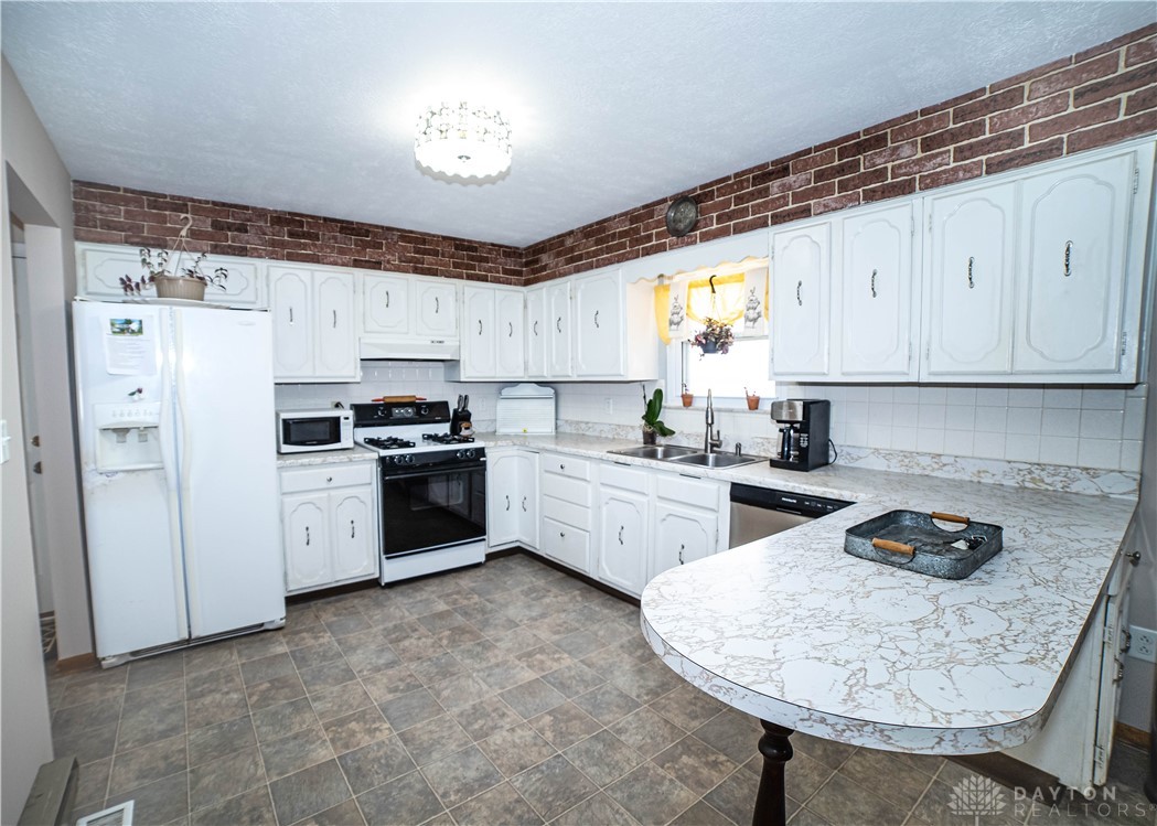 5455 Studebaker Road Tipp City, OH 45371 - Photo 10 of 32 Gallery Image 10