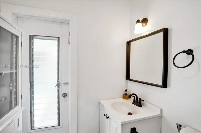 $5,850 | 280 Northeast Spanish Court, Unit 280, Boca Raton, FL 33432