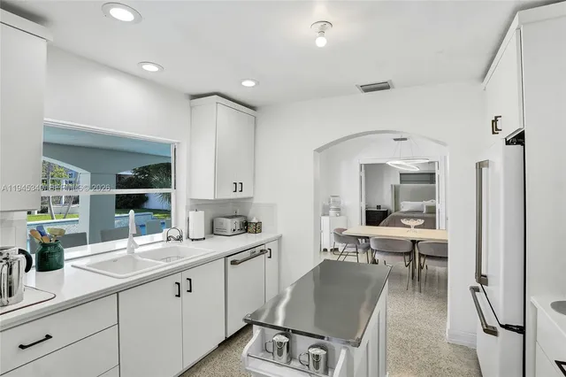 $5,850 | 280 Northeast Spanish Court, Unit 280, Boca Raton, FL 33432