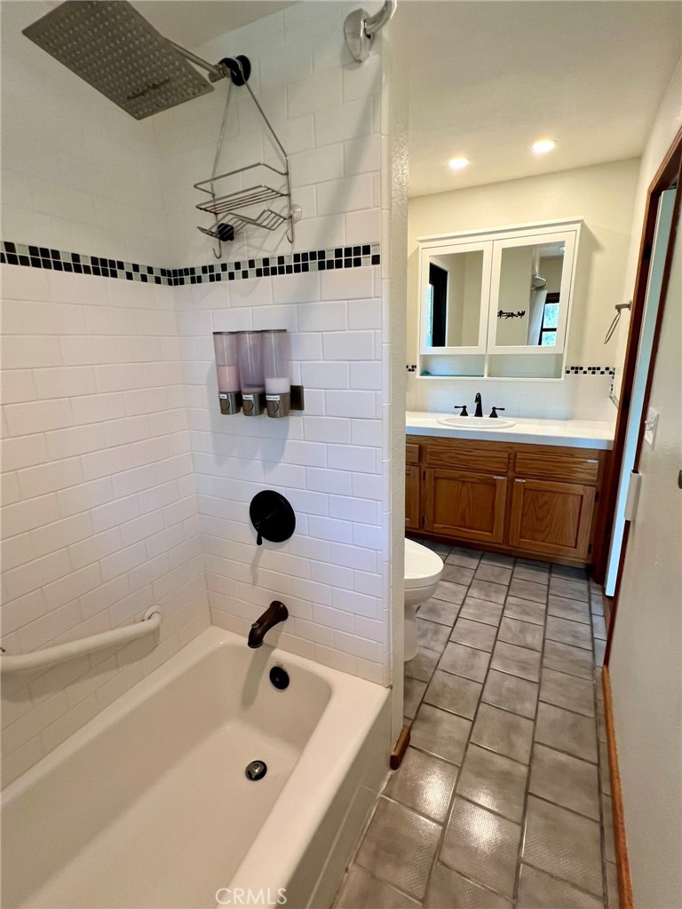 3151 Ramsey Road Cambria, CA 93428 - Photo 36 of 46 En suite full bath